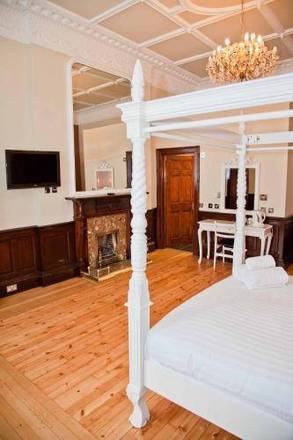 The Lairg Hotel, Edinburgh