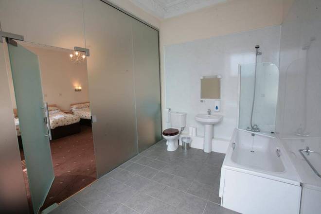 McLays Guest House, Glasgow