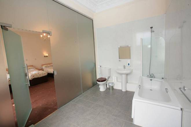 McLays Guest House, Glasgow