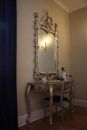 The Lairg Hotel, Edinburgh