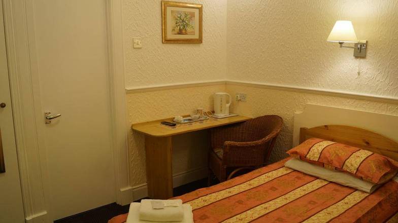 Hampton Court Guesthouse, Glasgow