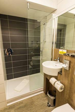 Cairn Hotel, Edinburgh