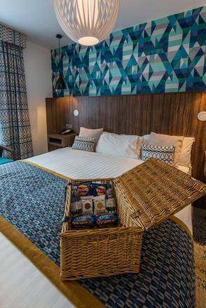 Cairn Hotel, Edinburgh