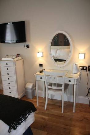 The Lairg Hotel, Edinburgh